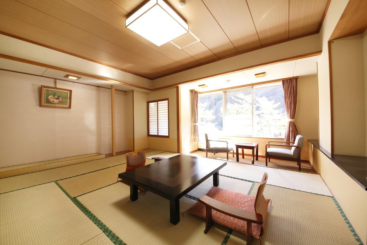 Shimobe Hotel Minobu Экстерьер фото